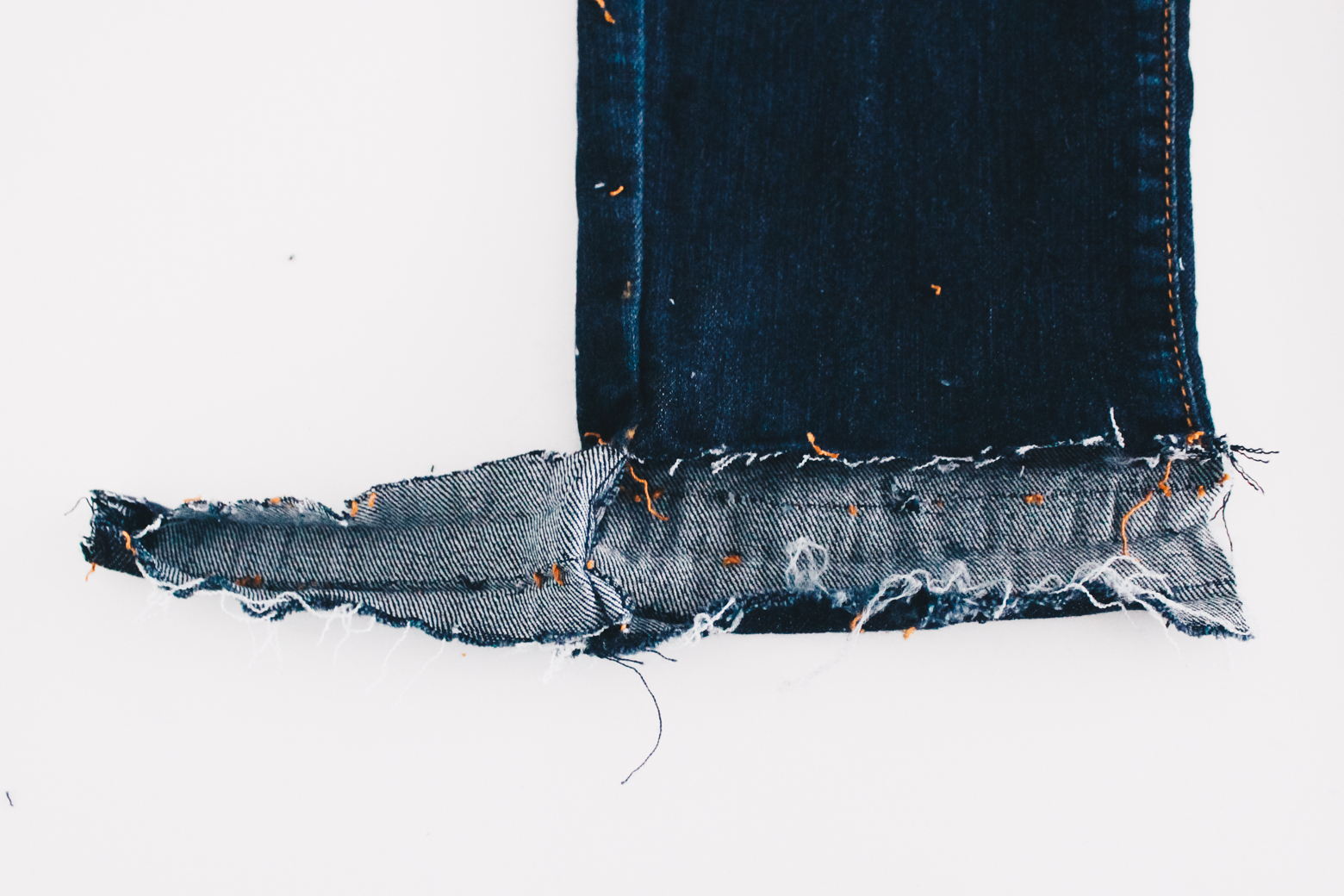 How Create a Raw Hem - Frayed Hem Jeans DIY