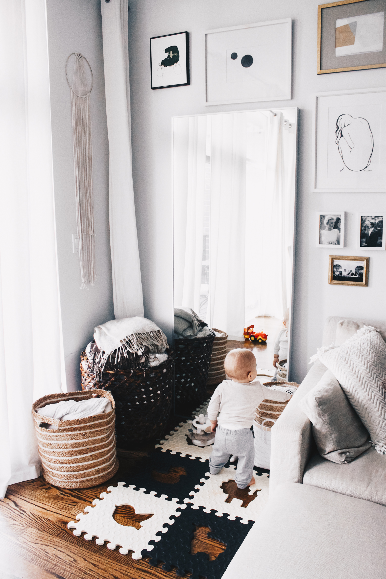 create a baby play area that blends in with your living room